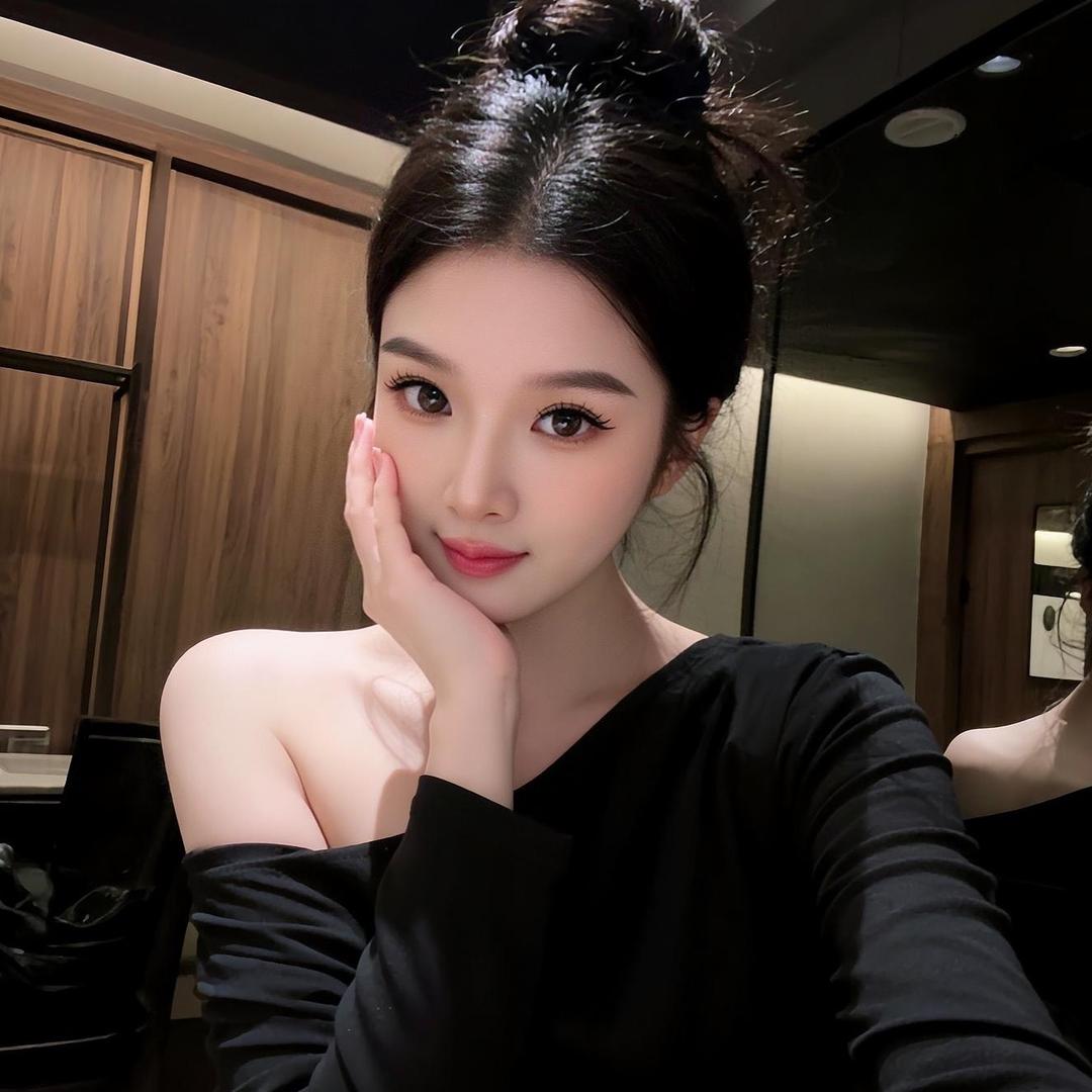 卖电梯的晁晁阿