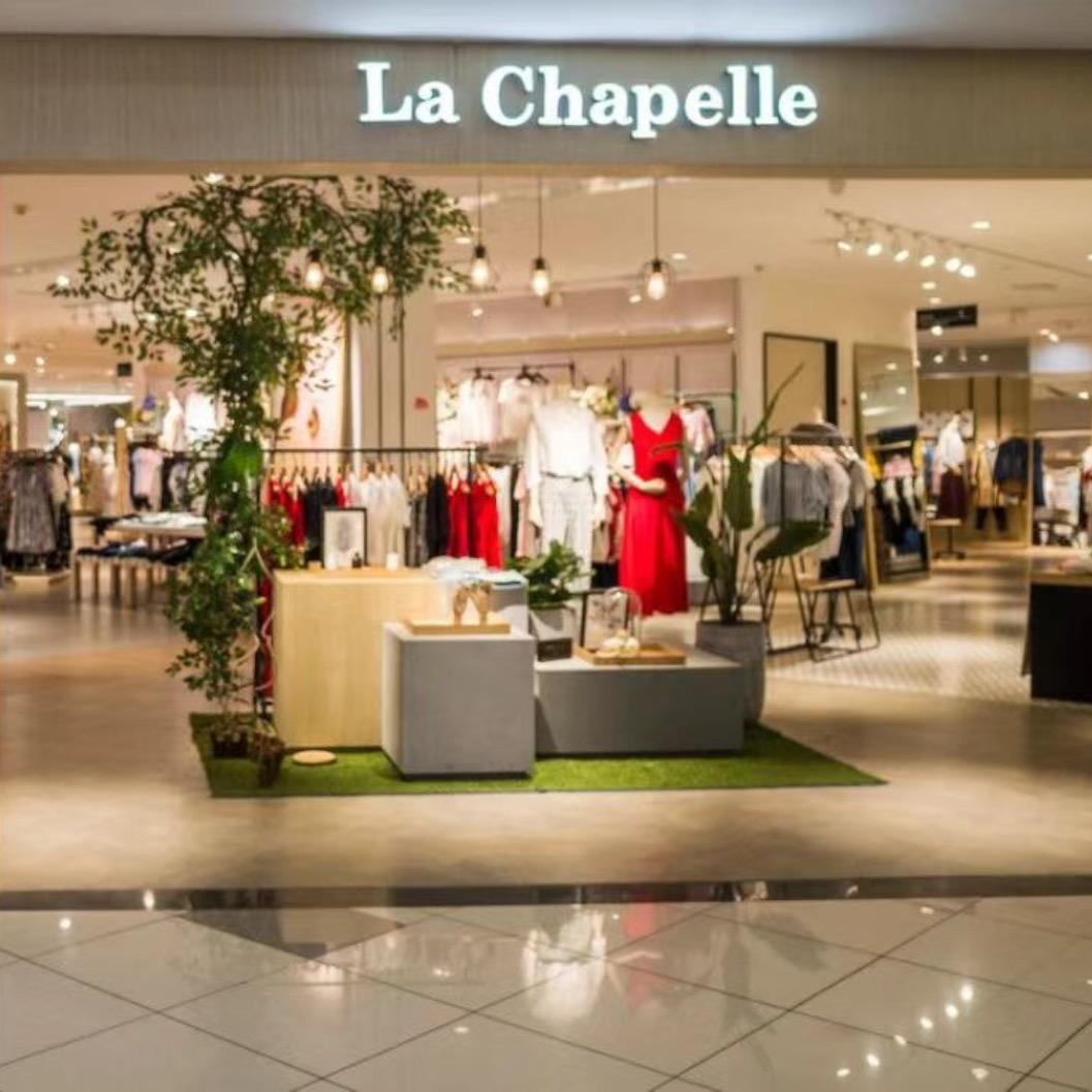 拉夏贝尔La Chapelle云裳小镇女装专卖店