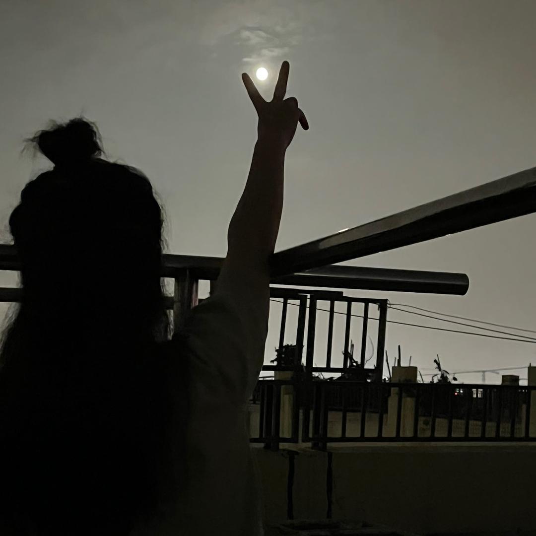 太阳🌞下灿烂的妞