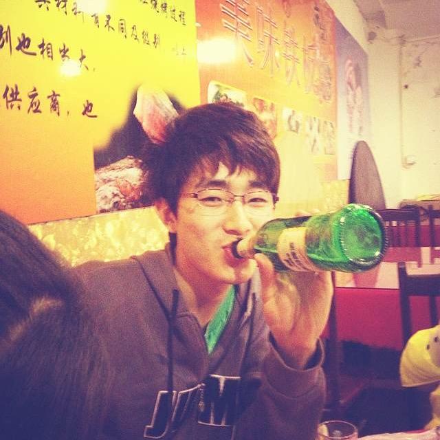 汤汤卖灯