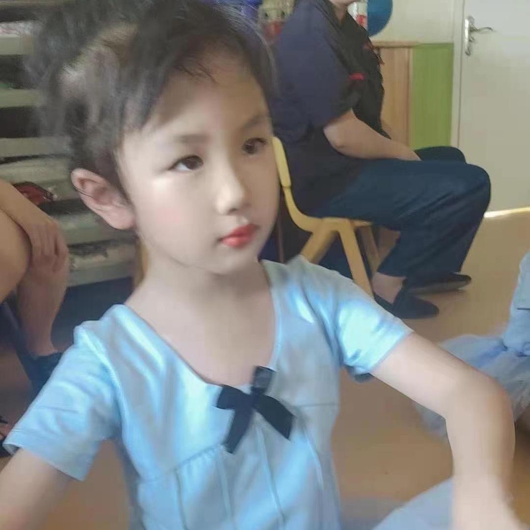 贵州单亲烧伤俩姐妹