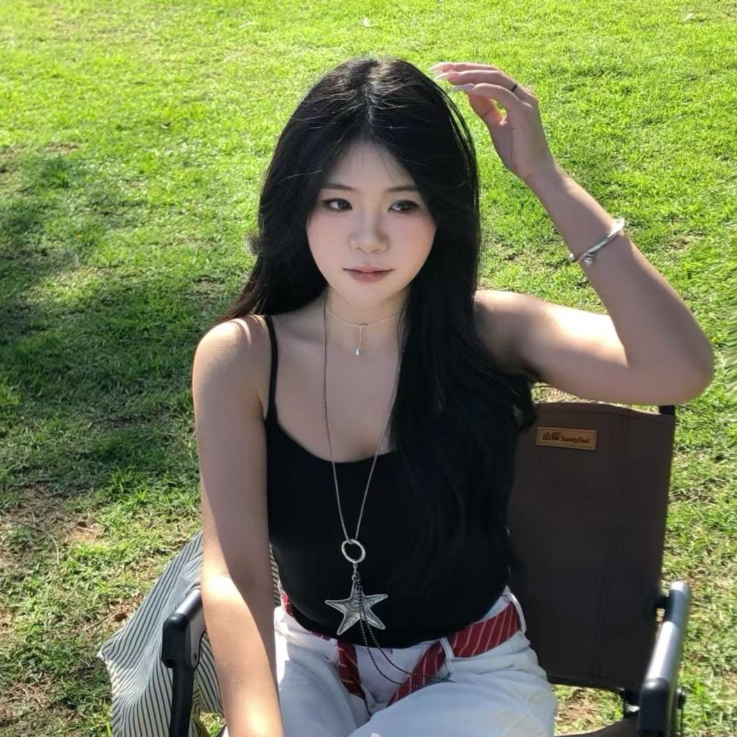 爱臭美的西西
