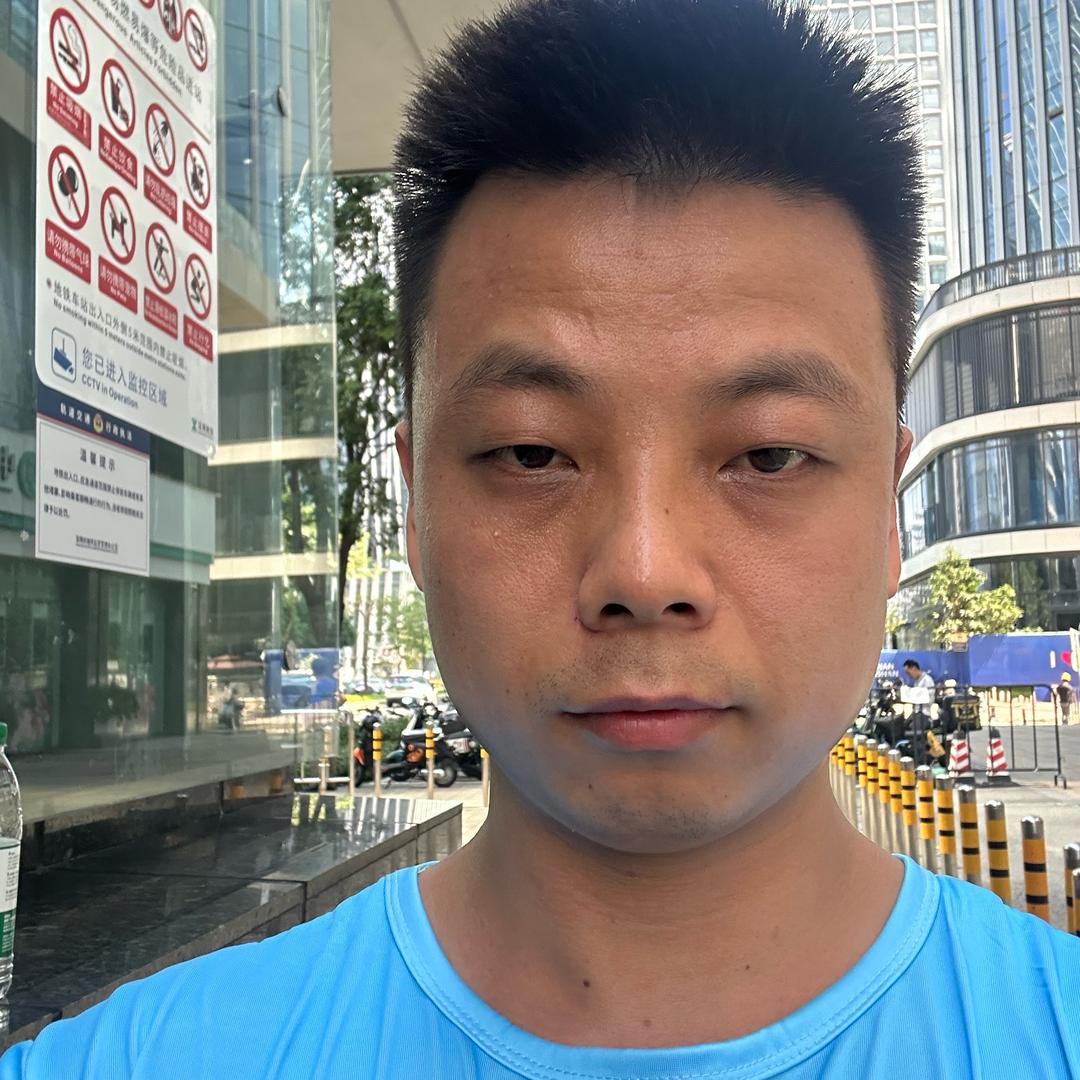 湘当爱总部男神罗大哥