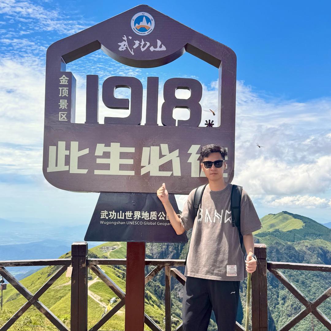 力宏爱爬山