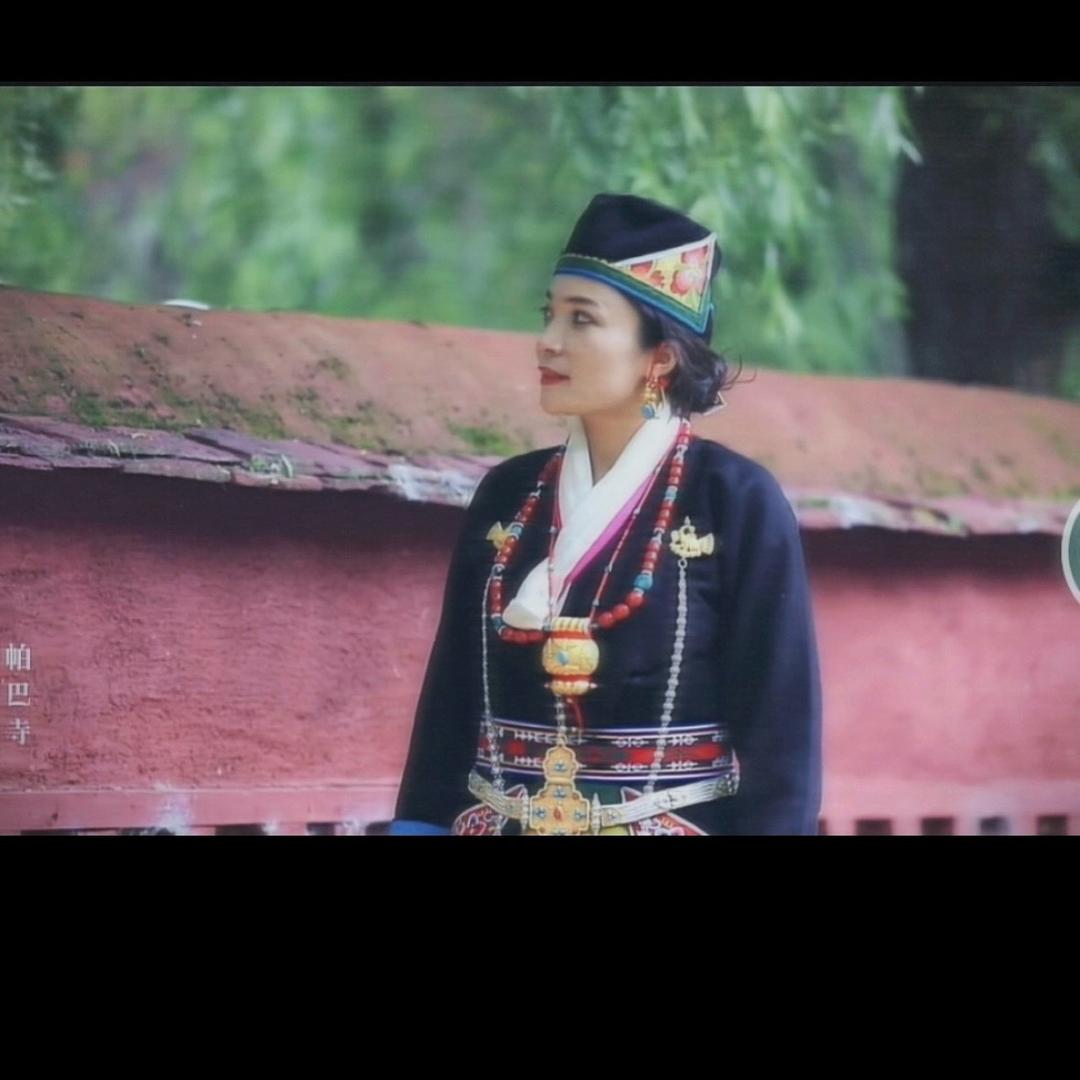 吉隆妮妮