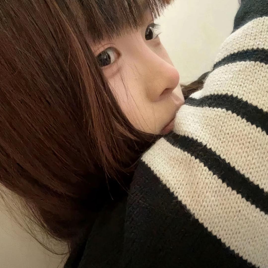 922