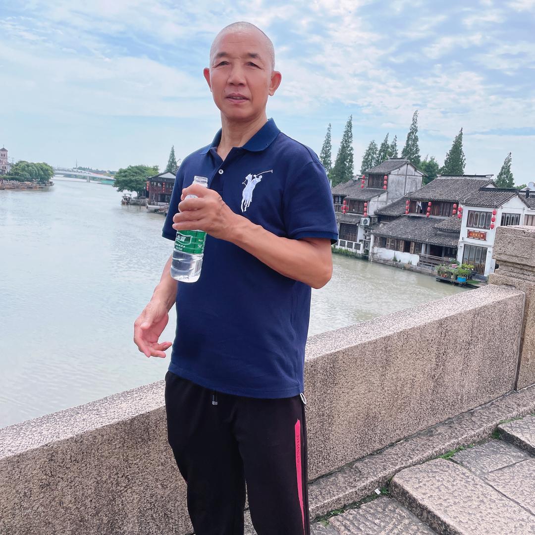 老追梦人直播时间是：晚7.30-9.00