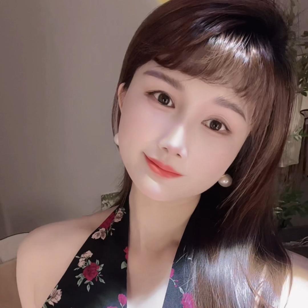 思 彤