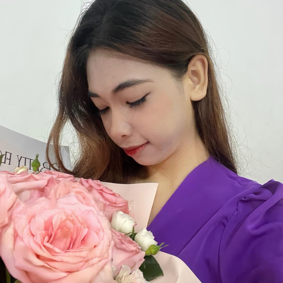 李小美.