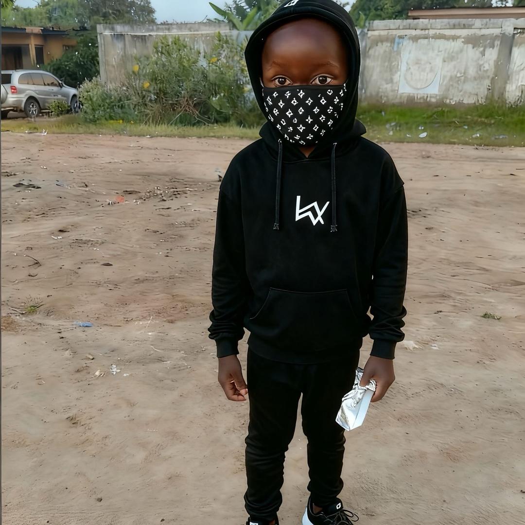 患有重度洁癖的小姐爱上挑粪的我