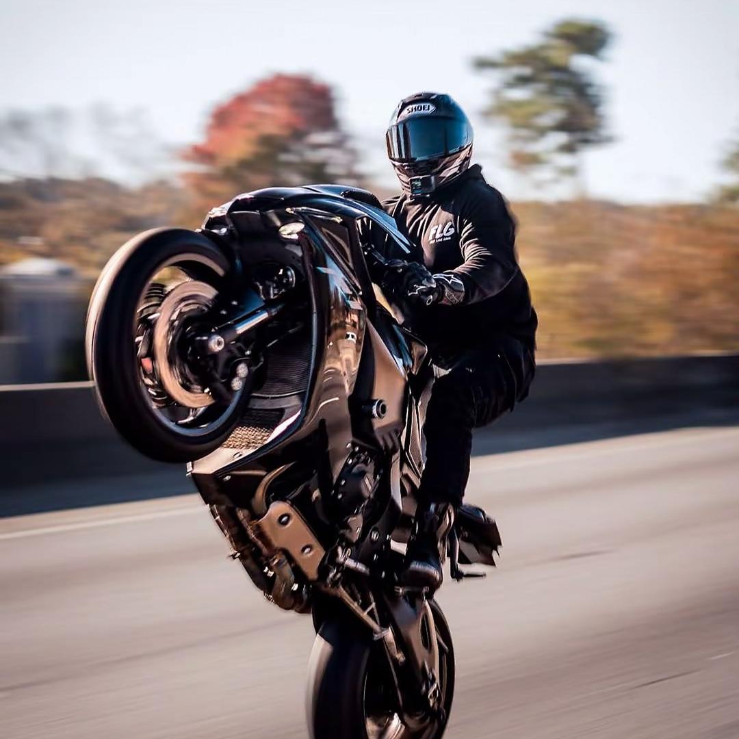 𝑨𝒘𝒂𝒏𝒈𝑫𝒁𝒉𝒖 ♞