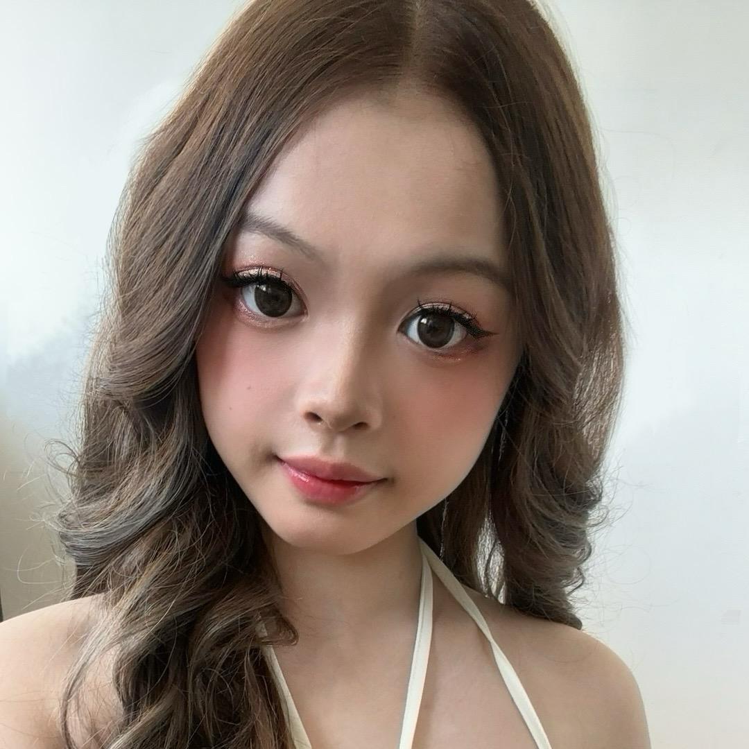 {彤彤} 𝒬𝓊𝑒𝑒𝓃𝒶 ღ