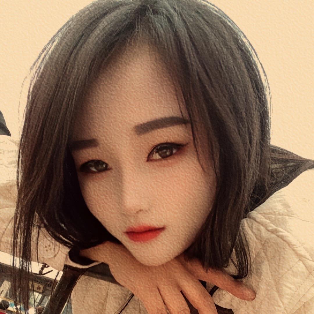 歌手夏莉...