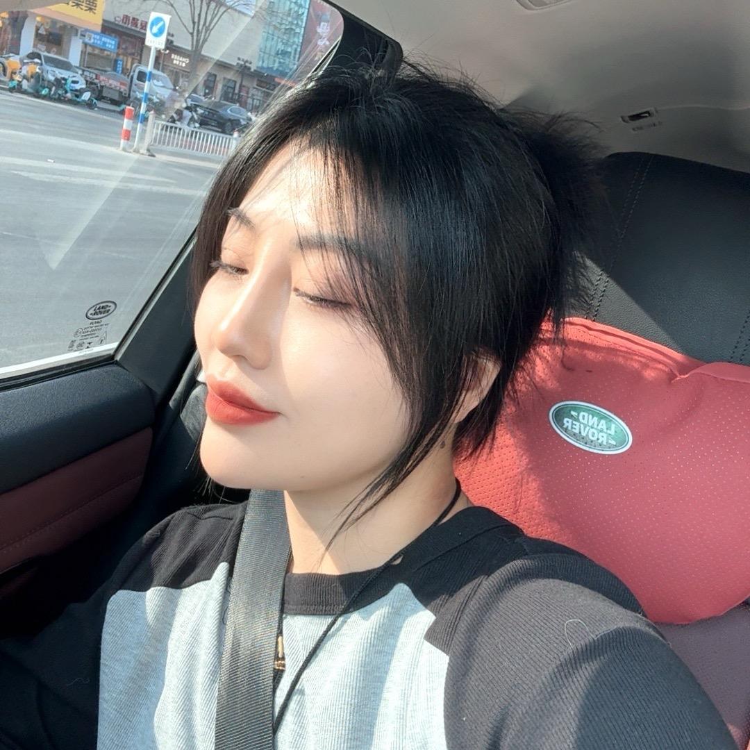 大嘴莲儿