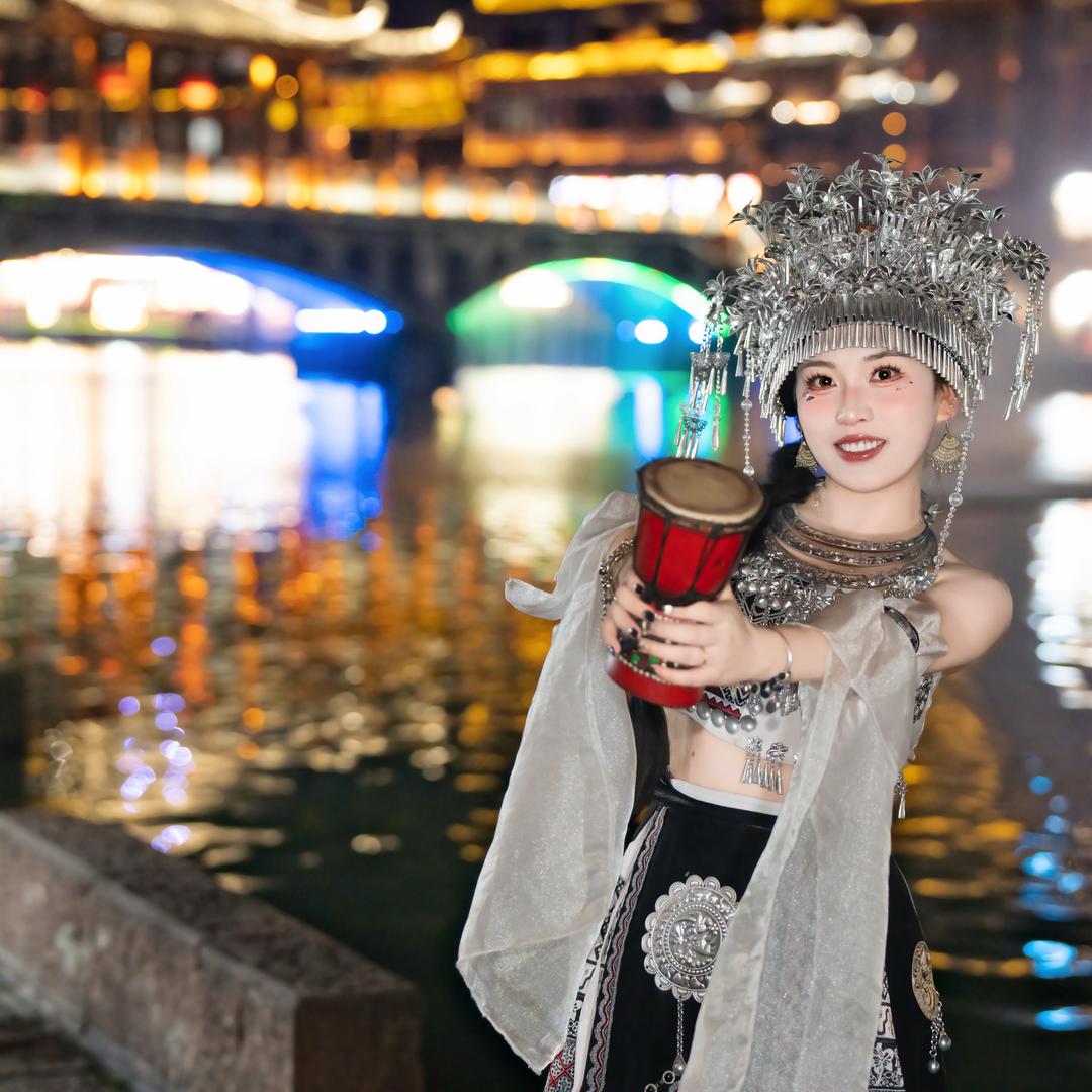崇明堡镇异奈女装（彩云）