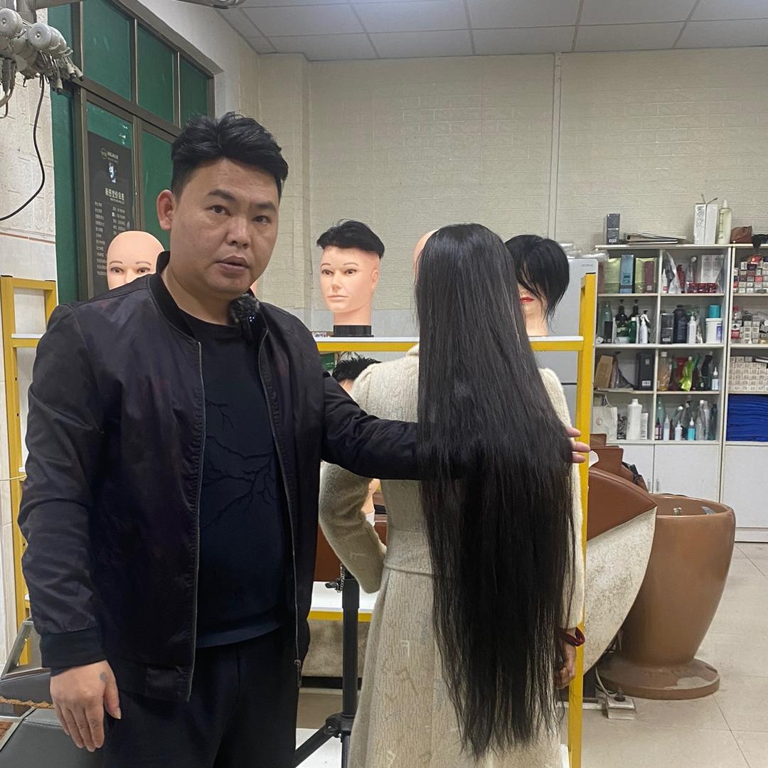 老莫收长头发