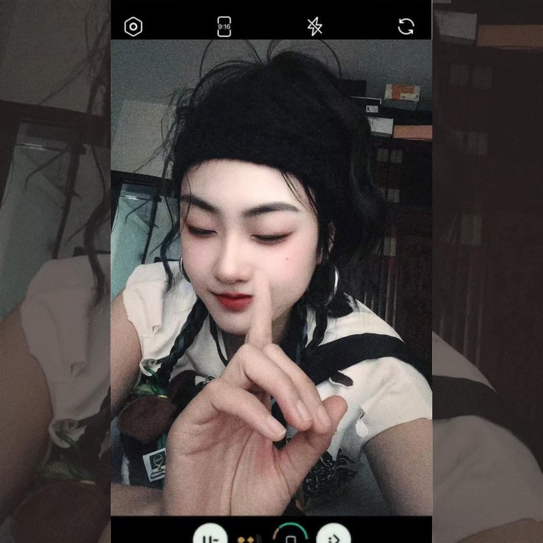 Z单眼皮女生