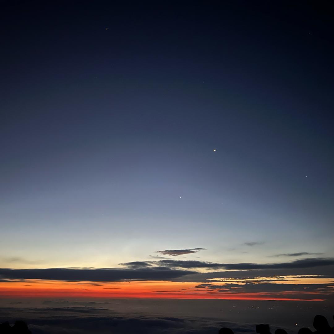 🌅