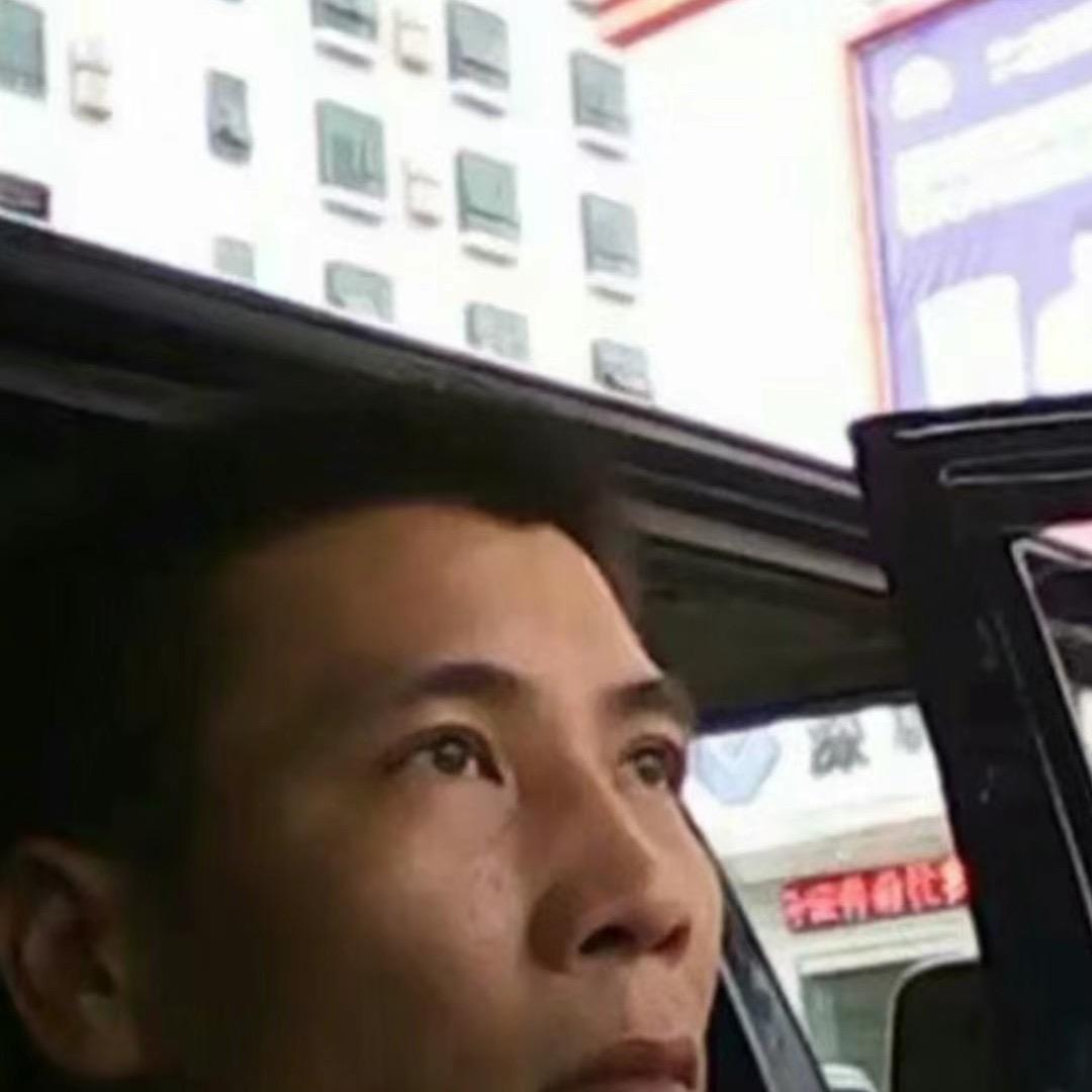 @小梁