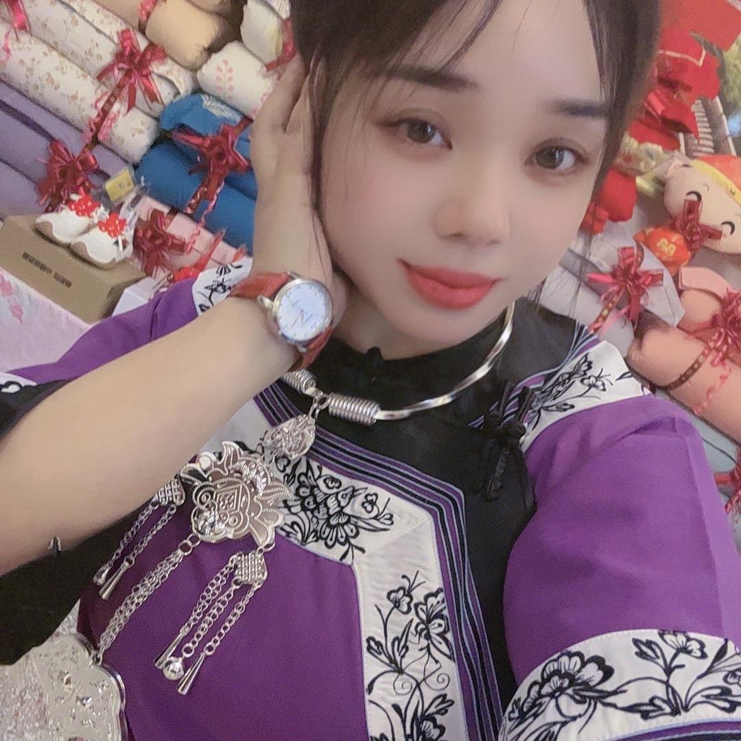 623化妆的小姐姐