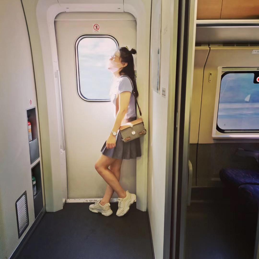 阿园 （啄木鸟百达女鞋店）