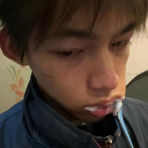 王  文  轩