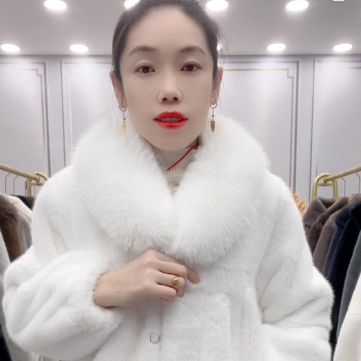 刘小萍气质高端女装