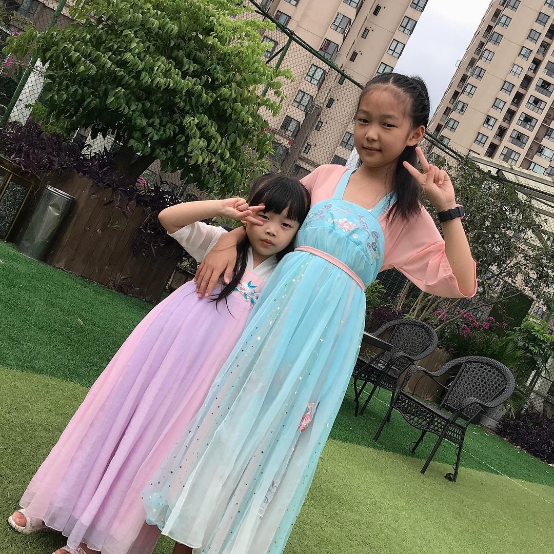 两个小姐妹👭的妈妈^_^