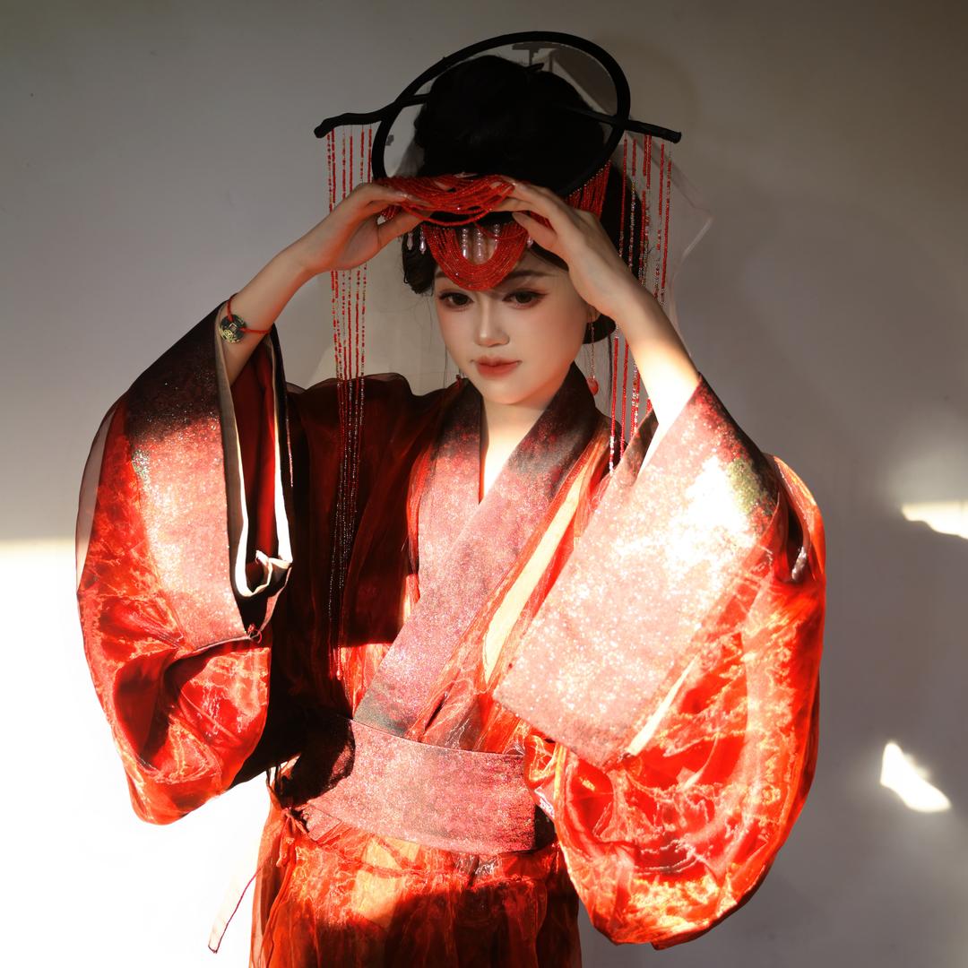 李知浅.