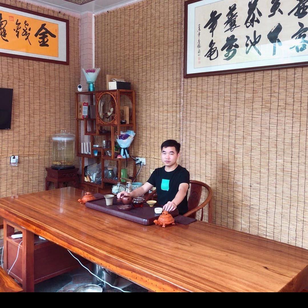 薄利肖-肖志