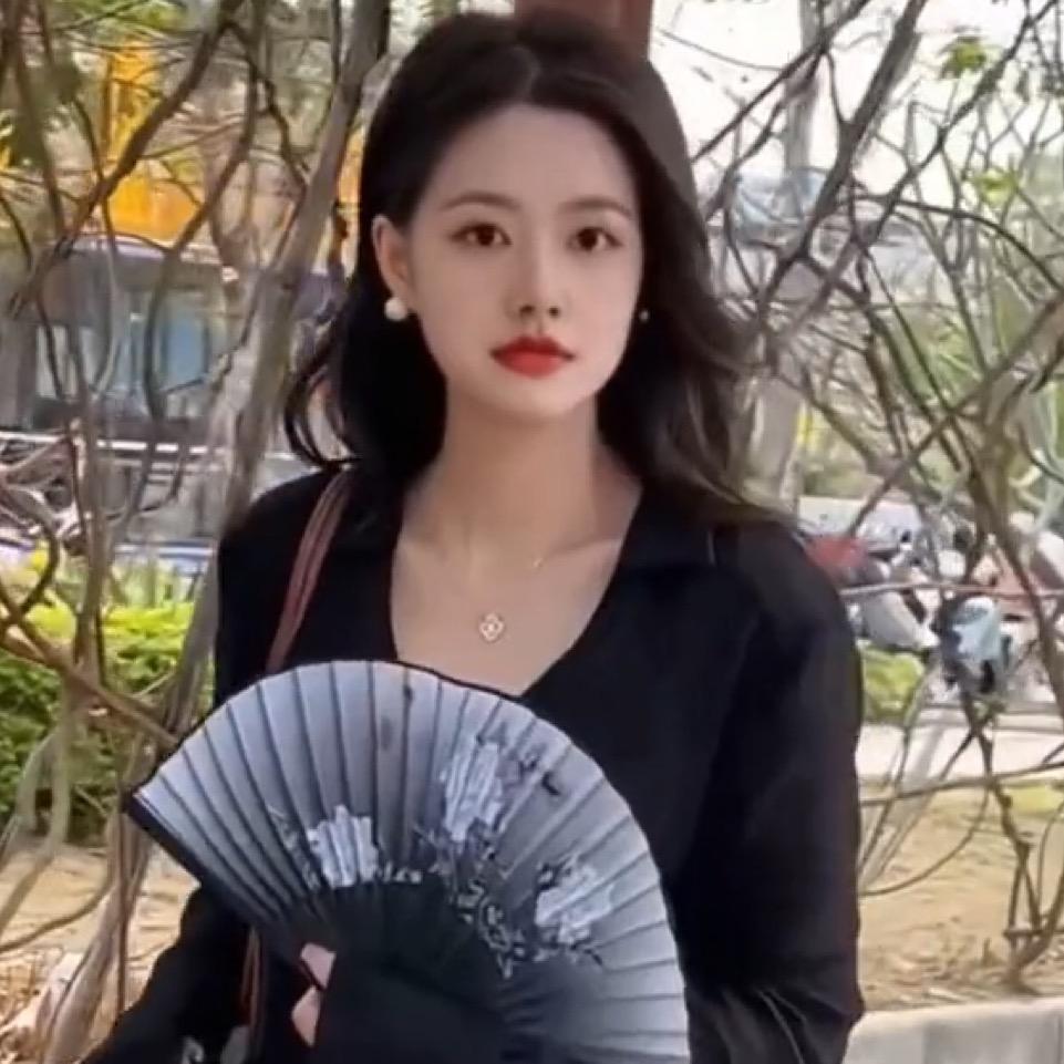 小艾同学