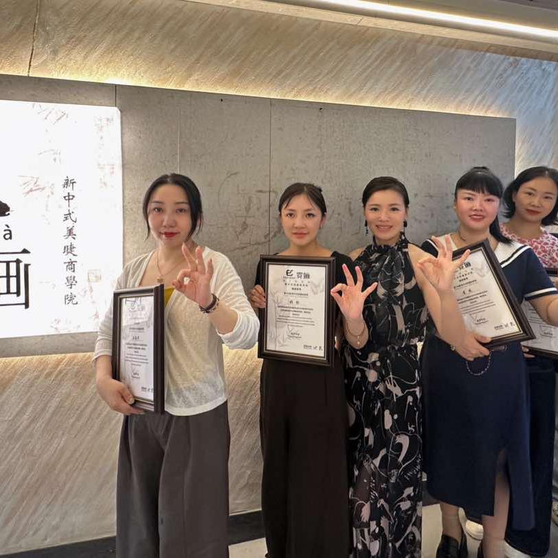 南京美睫薇薇老师