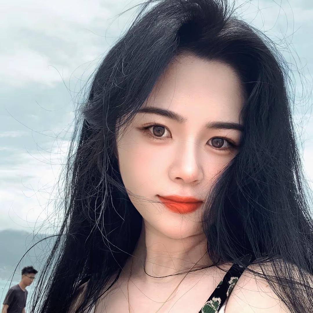 一杯枸杞敬月光🌙