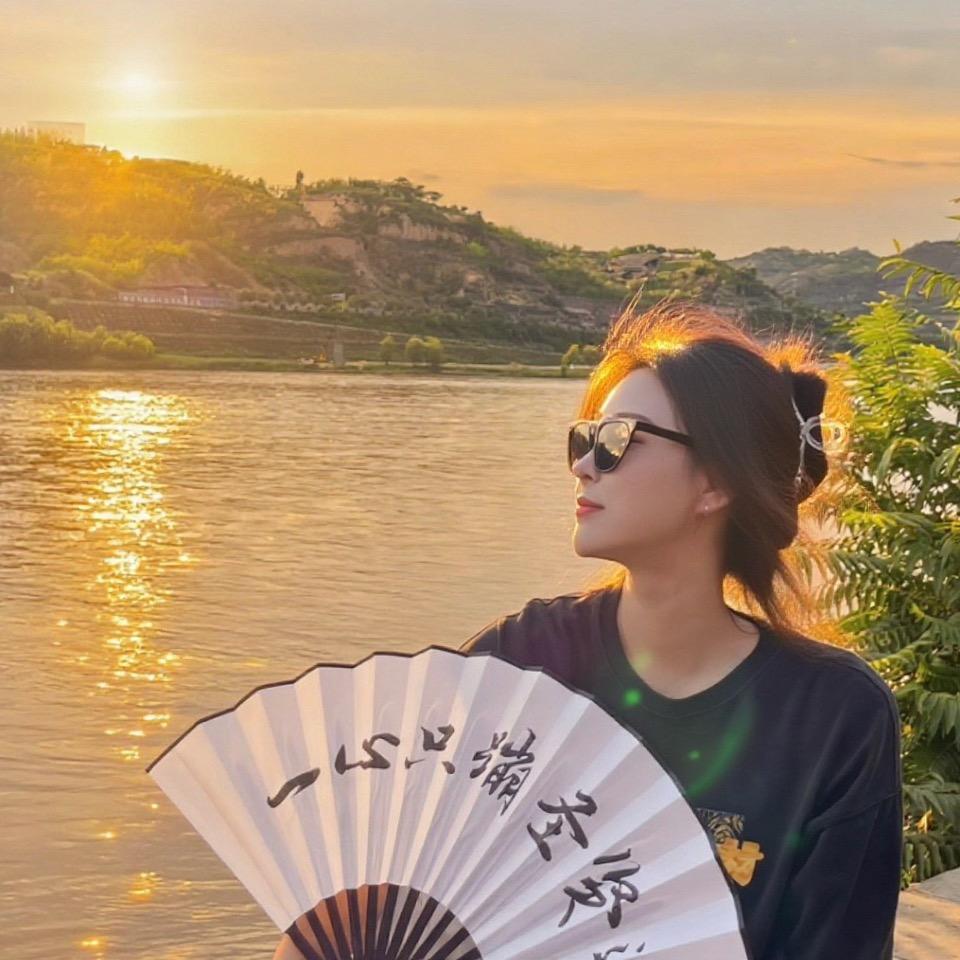 麻辣烫扣你爸脑袋上了老麻辣烫麻辣烫的.