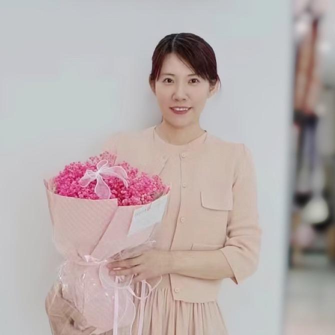 长治市屯留区依贝奇女装店