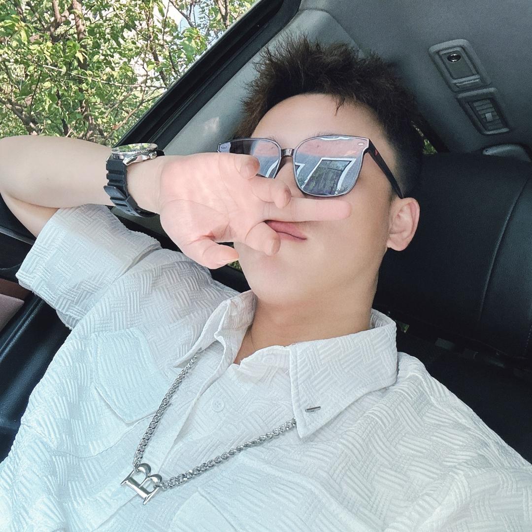 左左☁️
