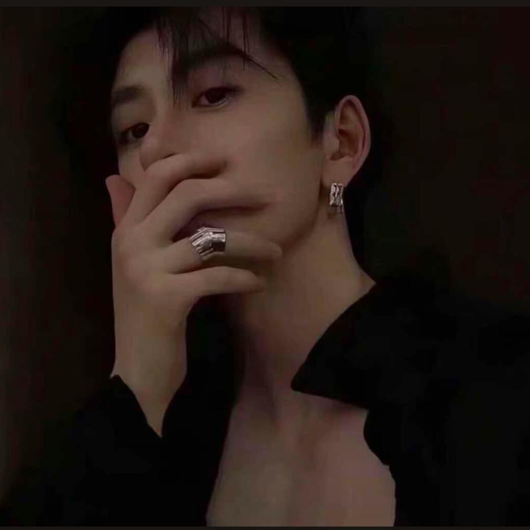 辉仔有点拽⁸⁰⁸⁷