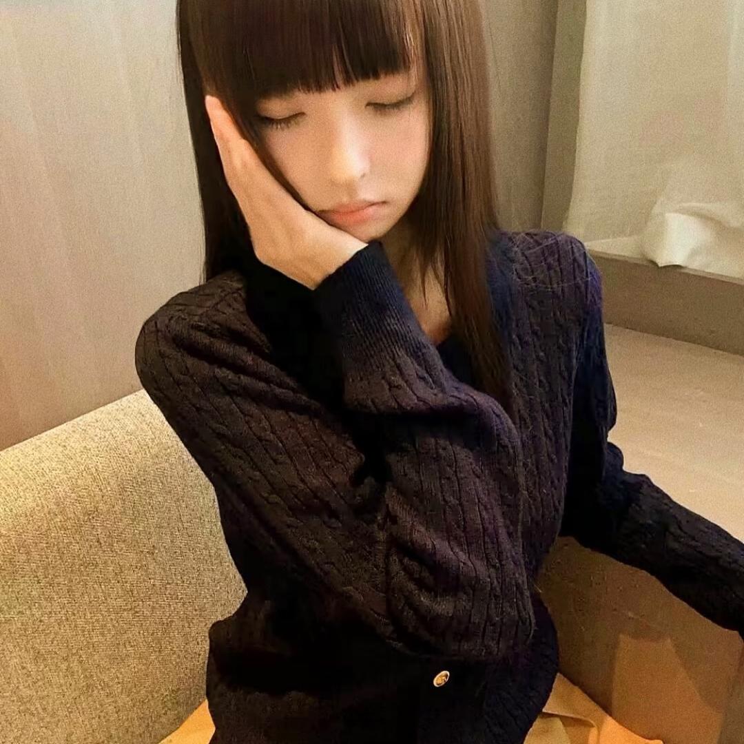 听雨 .