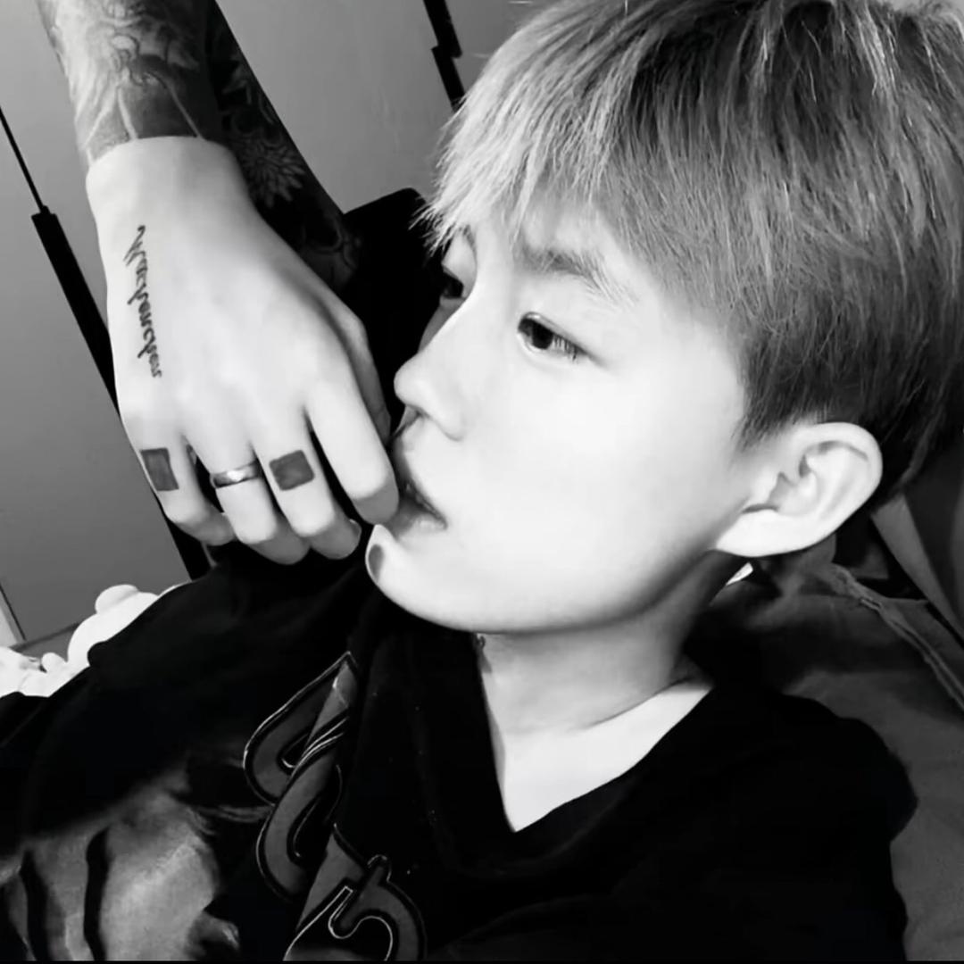 _会飞的前男友^