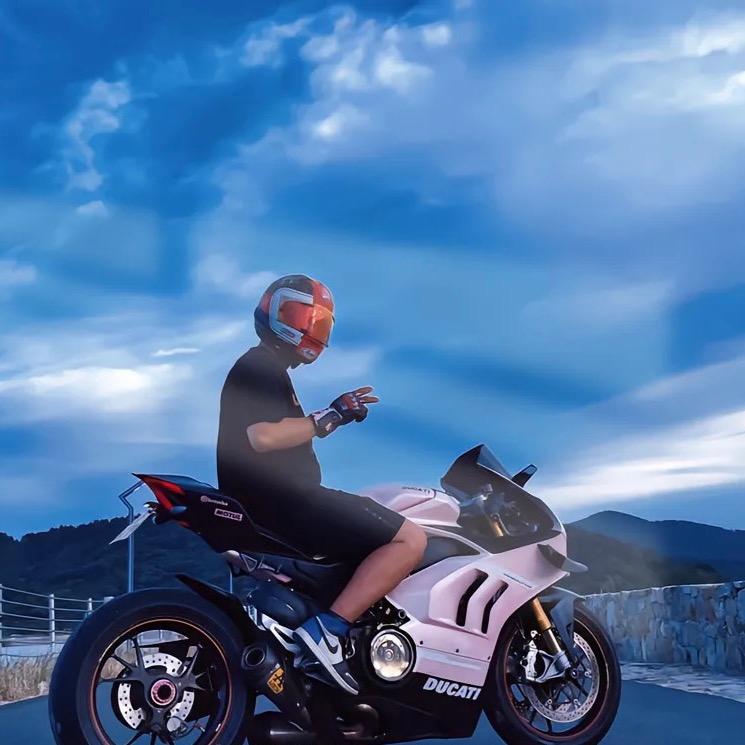 Hsvjeisbbsusubbshhsh