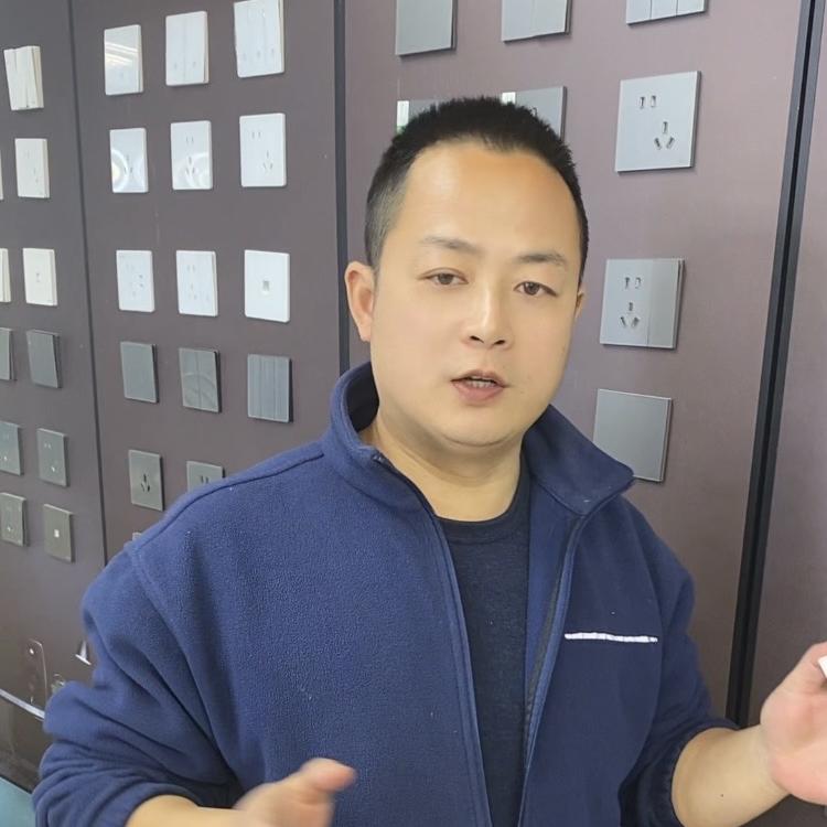 郑州奥美灯饰折扣店