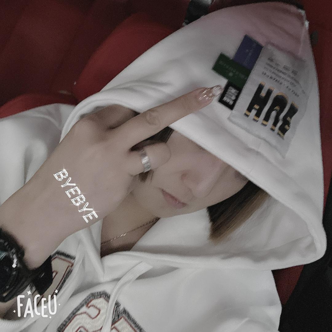 佳宝爱吃棒棒糖🍭