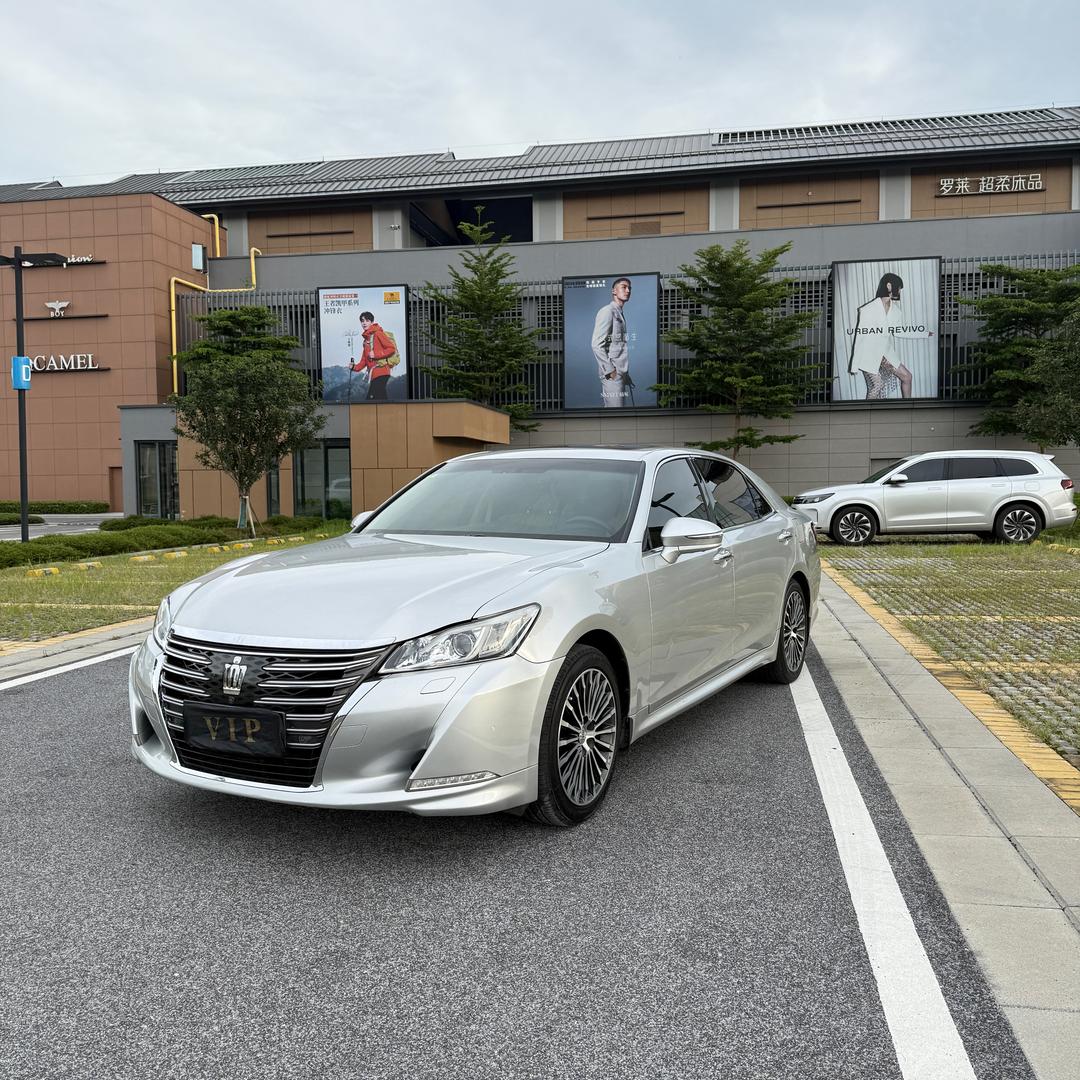 专注丰田皇冠的卢姐姐👑