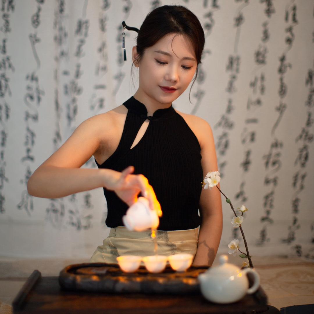 爱喝茶的狗怪嫂