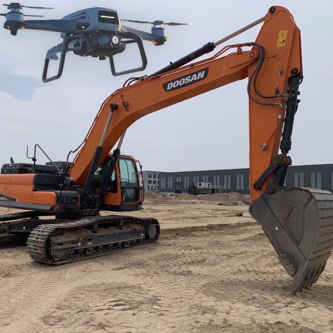 养挖掘机的冬子