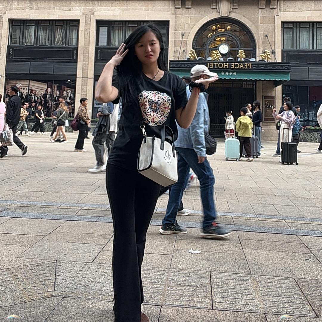 এ 财神爷的心尖尖👉不晚☀️