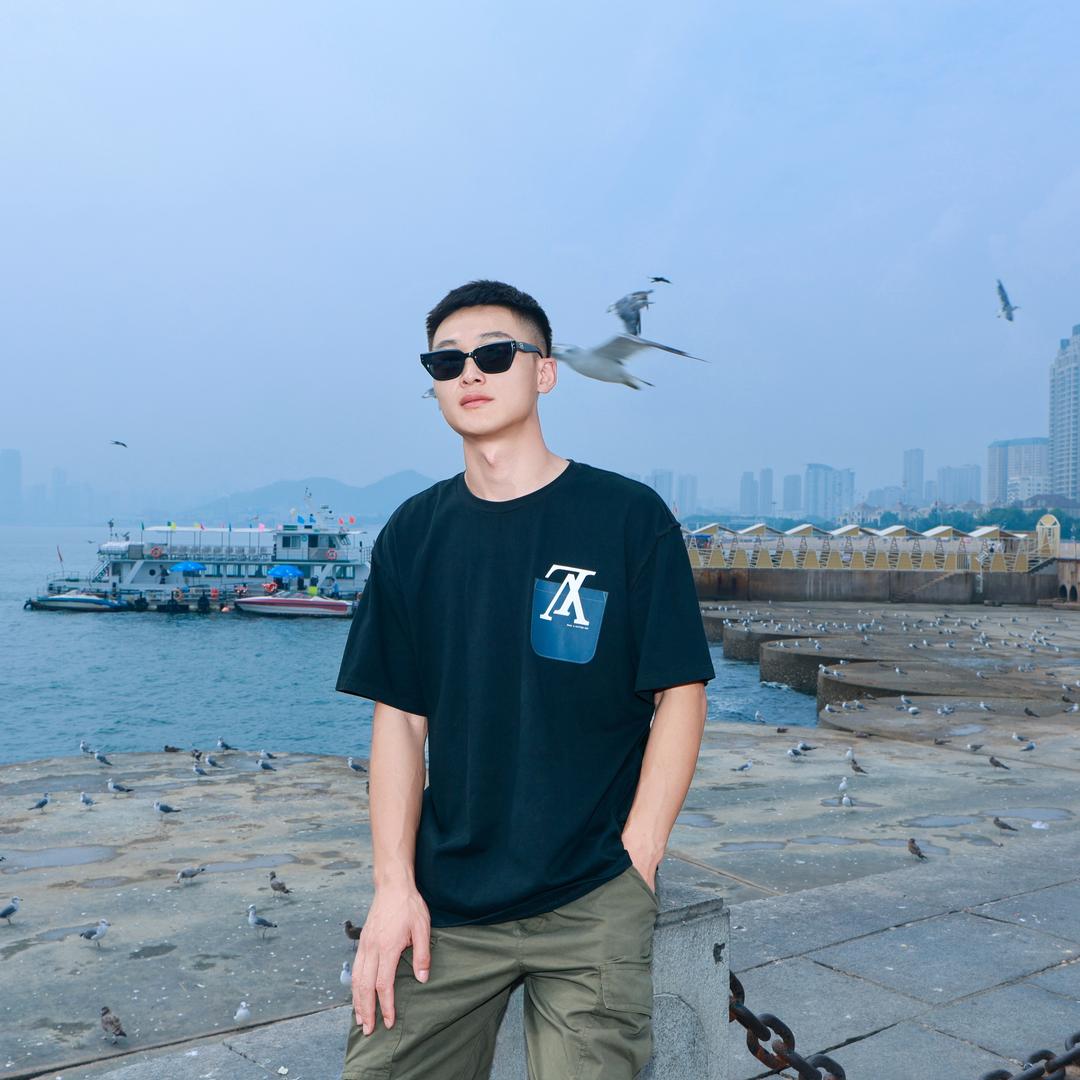 卖核弹的老男孩