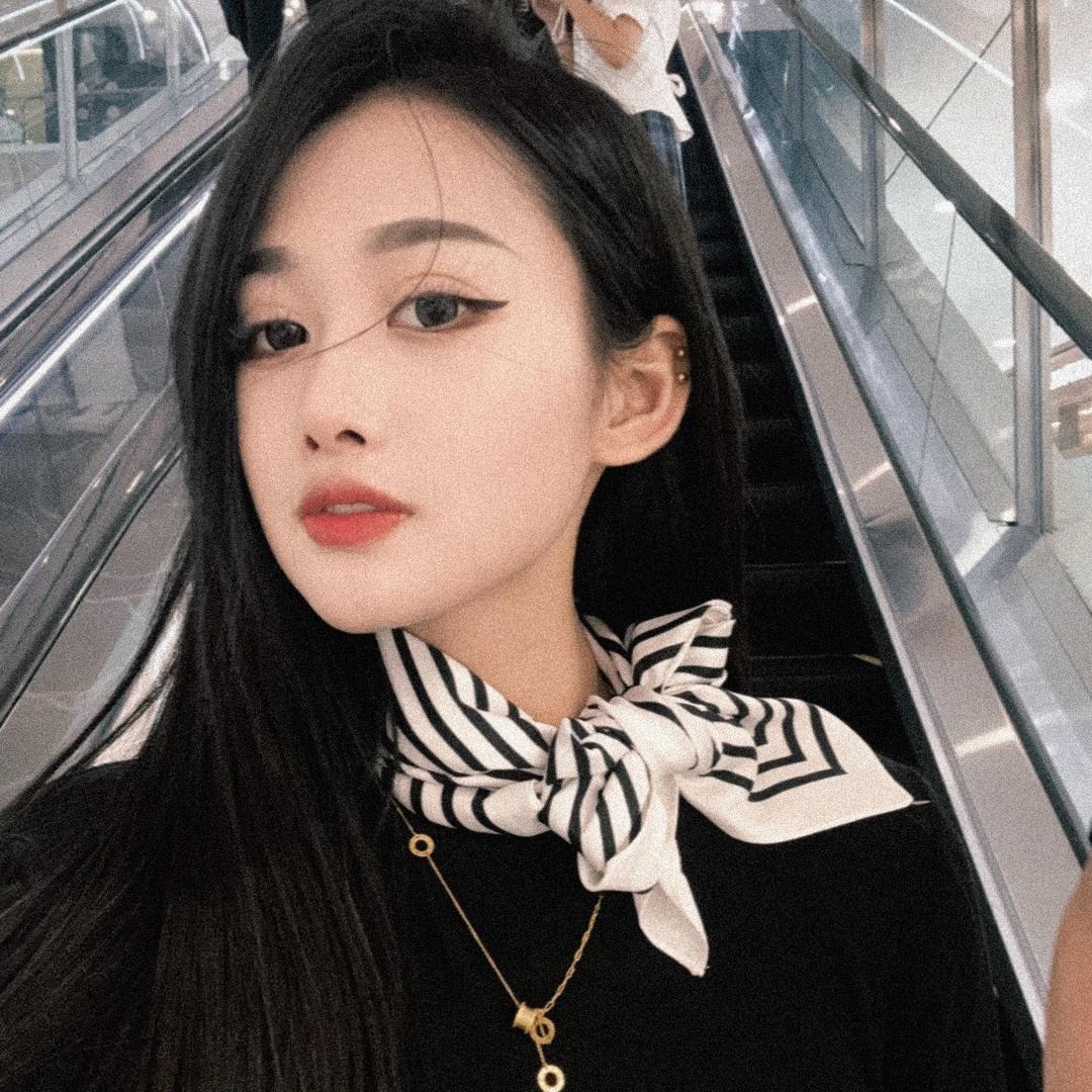 李哈哈、