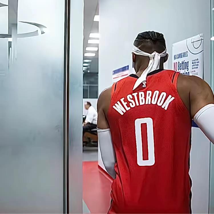 2kR0（同款手游在橱窗）