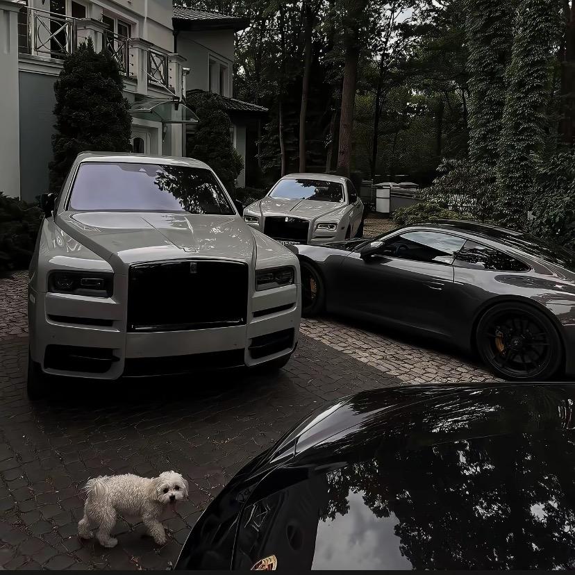 卯尼贸易主播小明明